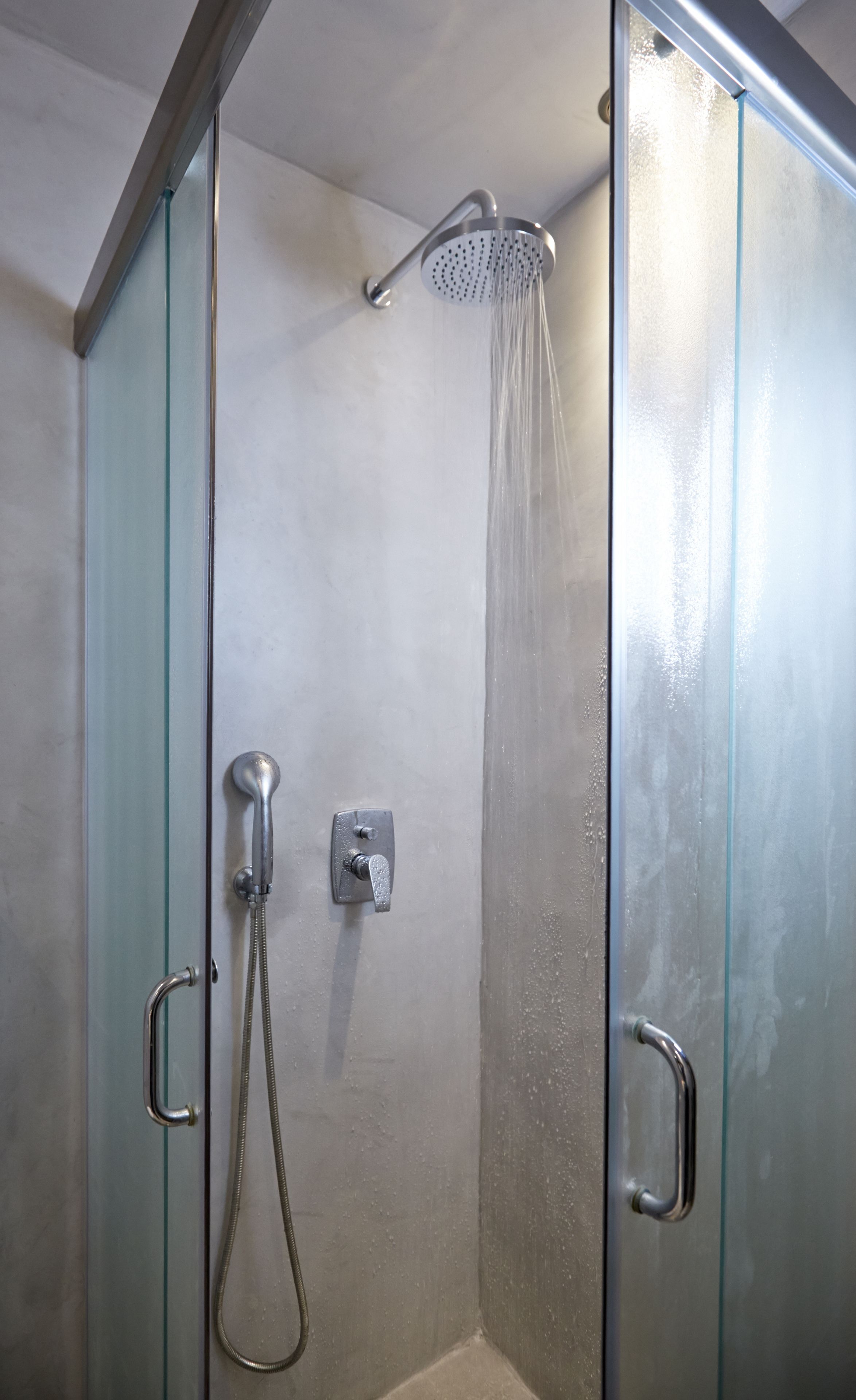 Deluxe-Studio, Meerblick | Badezimmer | Dusche, Haartrockner, Handtücher
