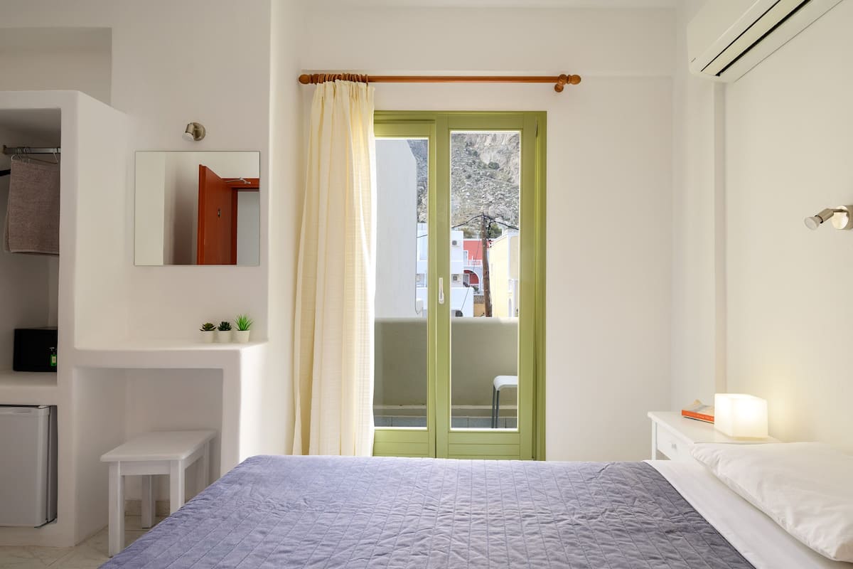 Single Room | In-room safe, desk, iron/ironing board, free WiFi