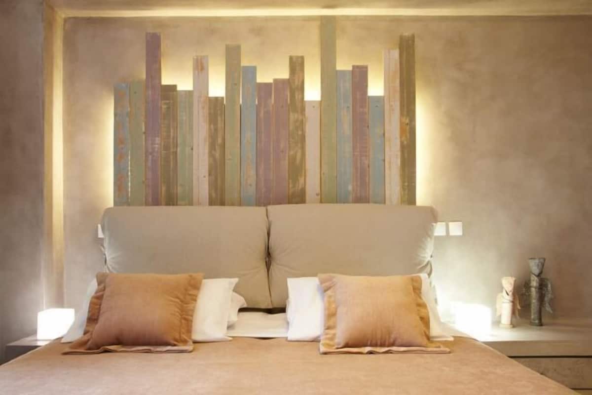 Coffres-forts dans les chambres, bureau, fer et planche à repasser