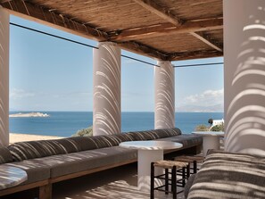 Outdoor dining - Boheme Mykonos Town - Small Luxury Hotels of the World (Mykonos)