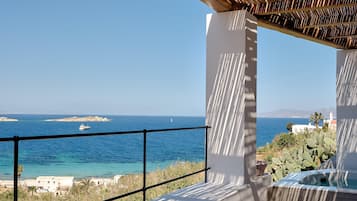 Bohemian Sunset & Sea View Suite with Heated Plunge Pool