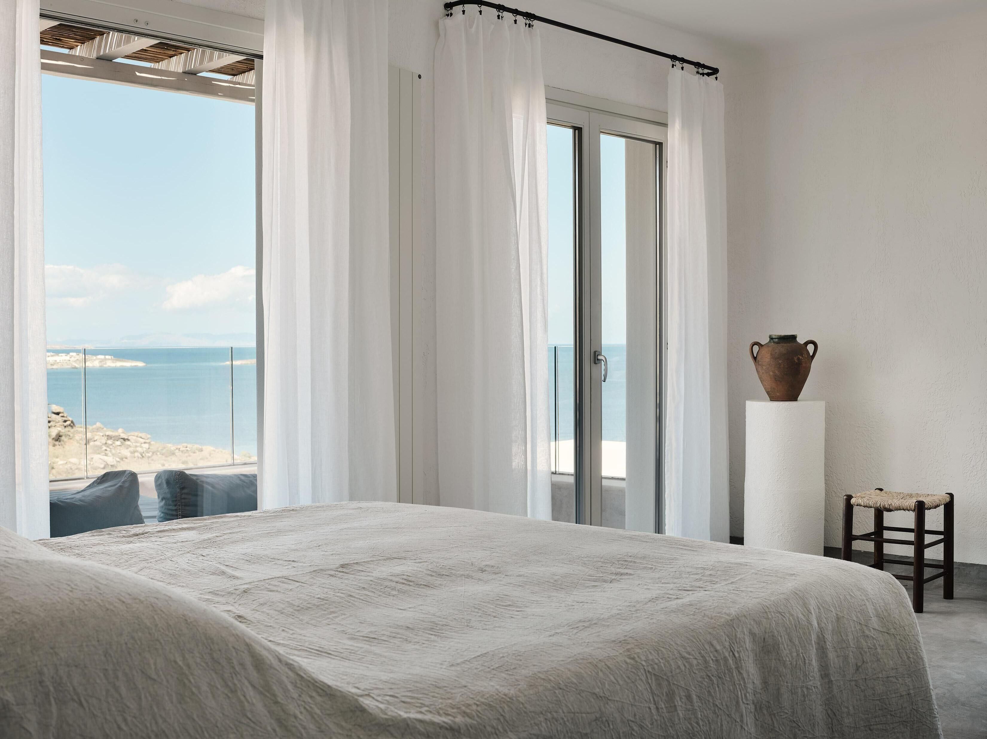 Literie de qualité supérieure, surmatelas, minibar