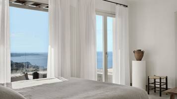 Honeymoon Sunset & Sea View Suite with Heated Plunge Pool | Premium bedding, pillowtop beds, minibar, in-room safe