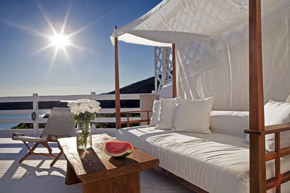 Sundeck