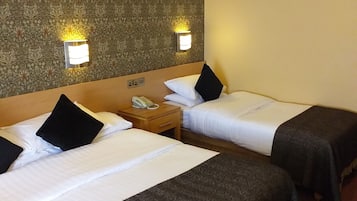 Standard Room, 2 Twin Beds | Pillowtop beds, in-room safe, desk, blackout drapes