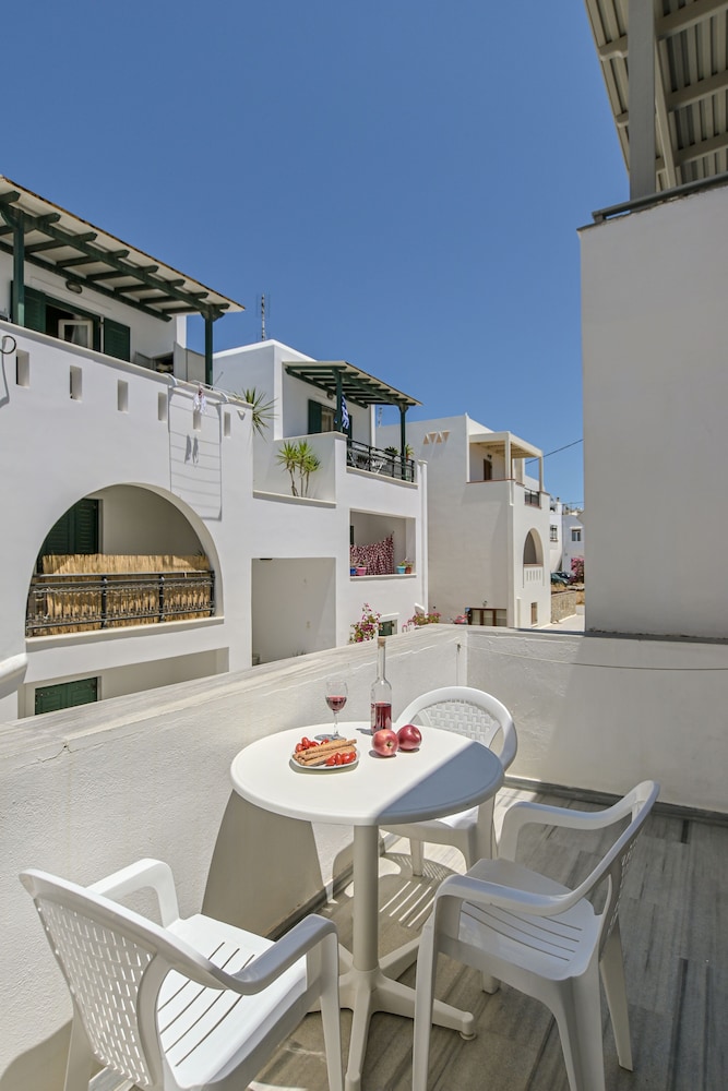 Soula Hotel Naxos by null