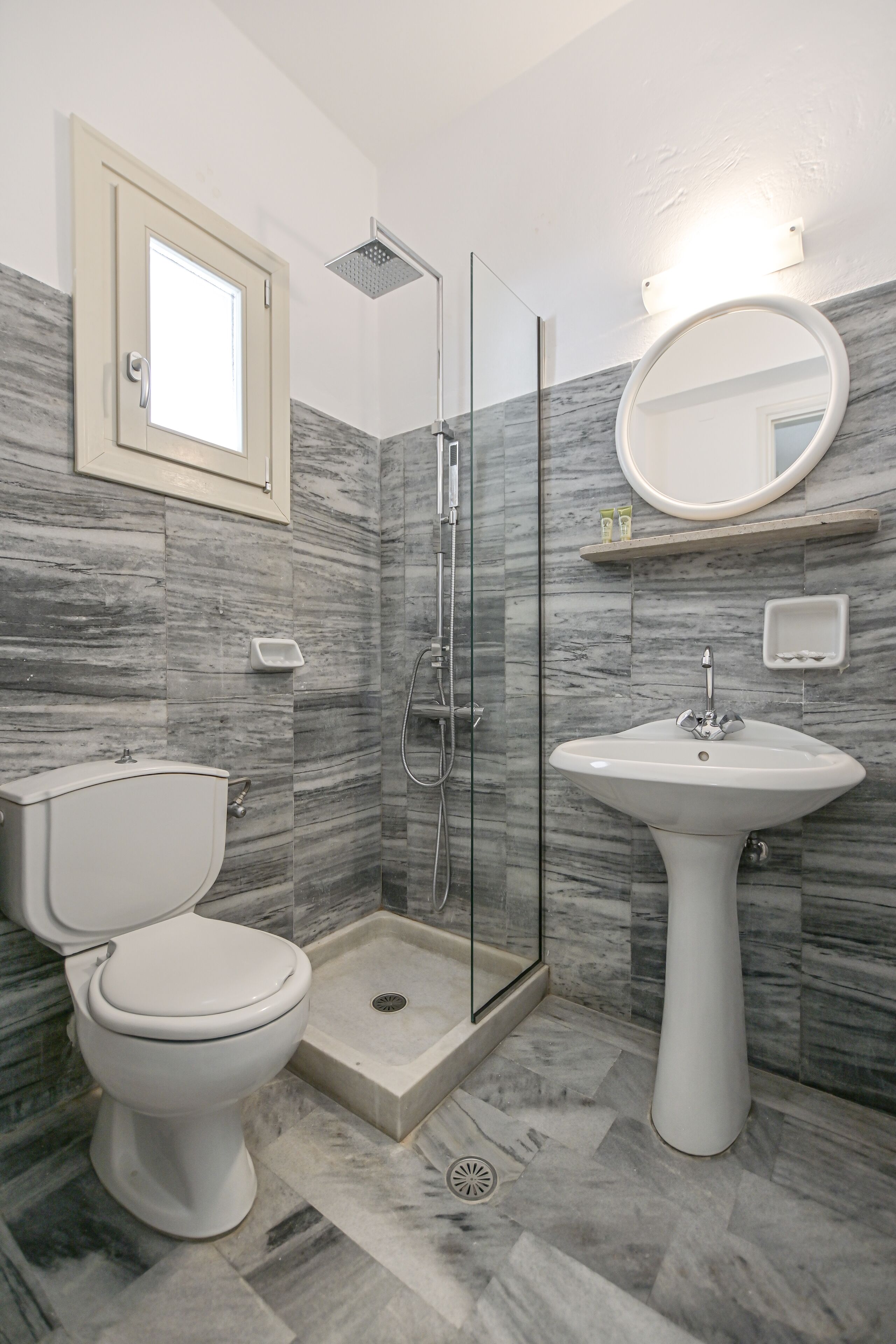 superior double studio | bathroom | shower, free toiletries, towels