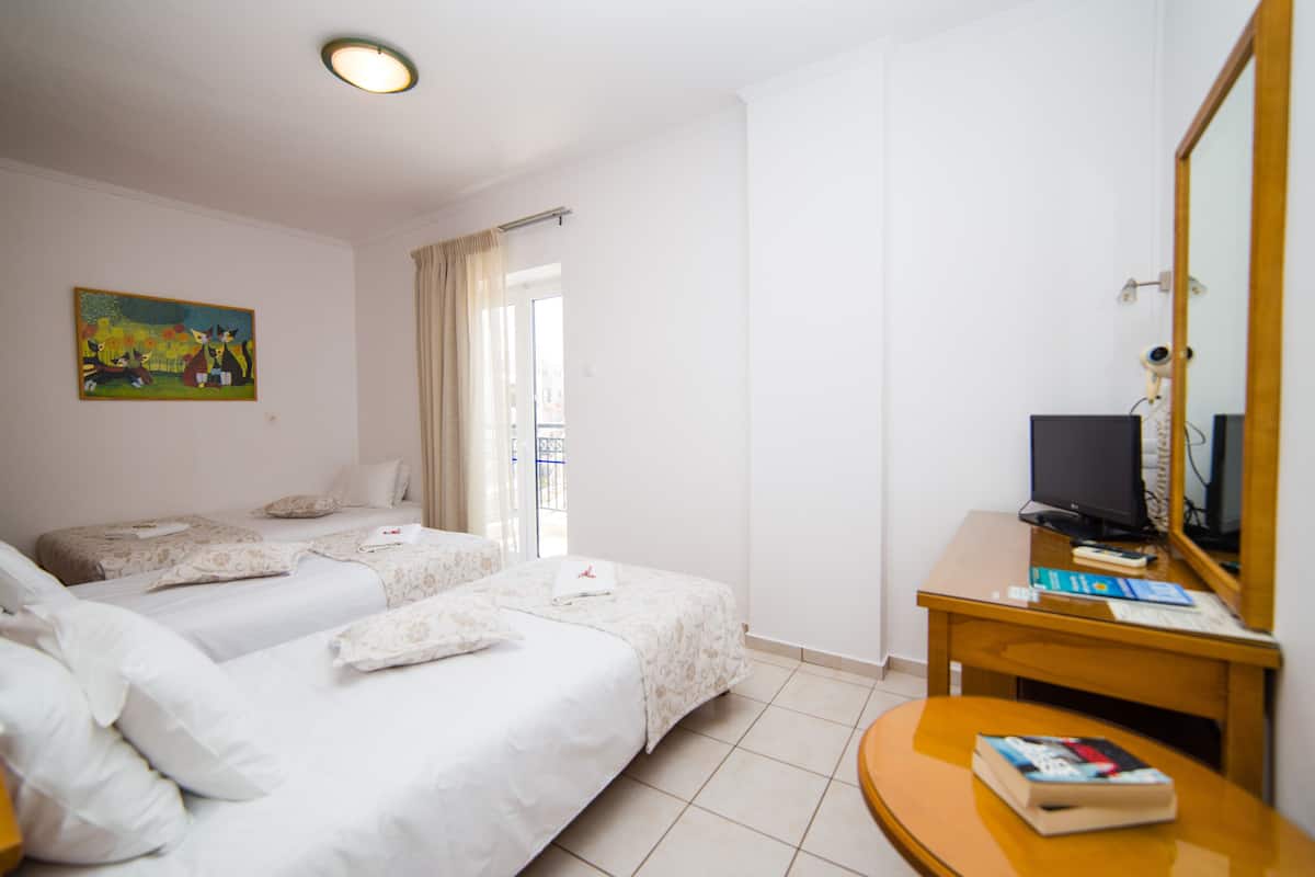 Standard Triple Room | Premium bedding, desk, iron/ironing board, free WiFi