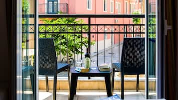 Standard-Dreibettzimmer | Balkon