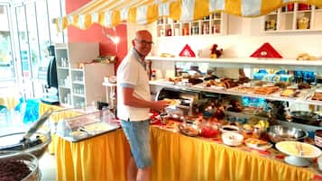 Petit déjeuner buffet compris tous les jours