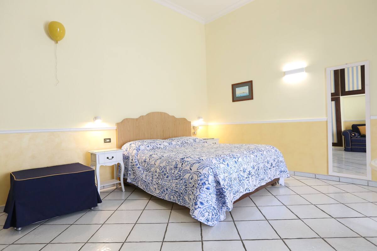 Ropa de cama de alta calidad, edredón y escritorio