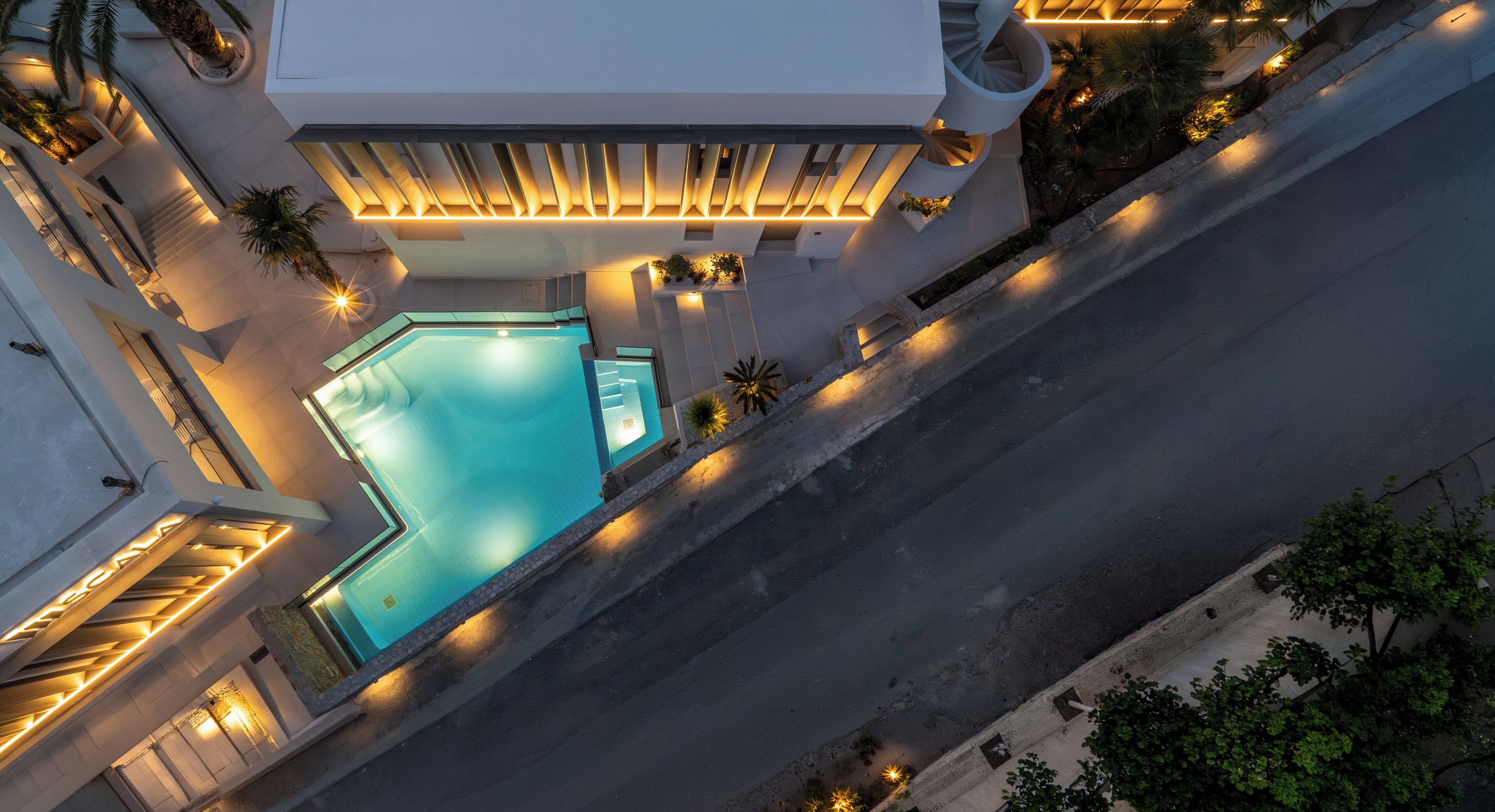 Seasonal outdoor pool, open 10:00 AM to 6:00 PM, pool loungers