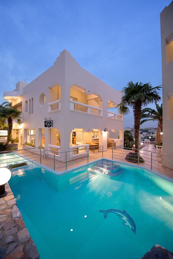 Rooftop terrace - Scala Hotel Apartments (Malevizi)