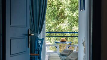 Een kluis op de kamer, babybedden (toeslag), gratis wifi, beddengoed