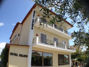 Porch - Hotel Pelops (Archaia Olympia)