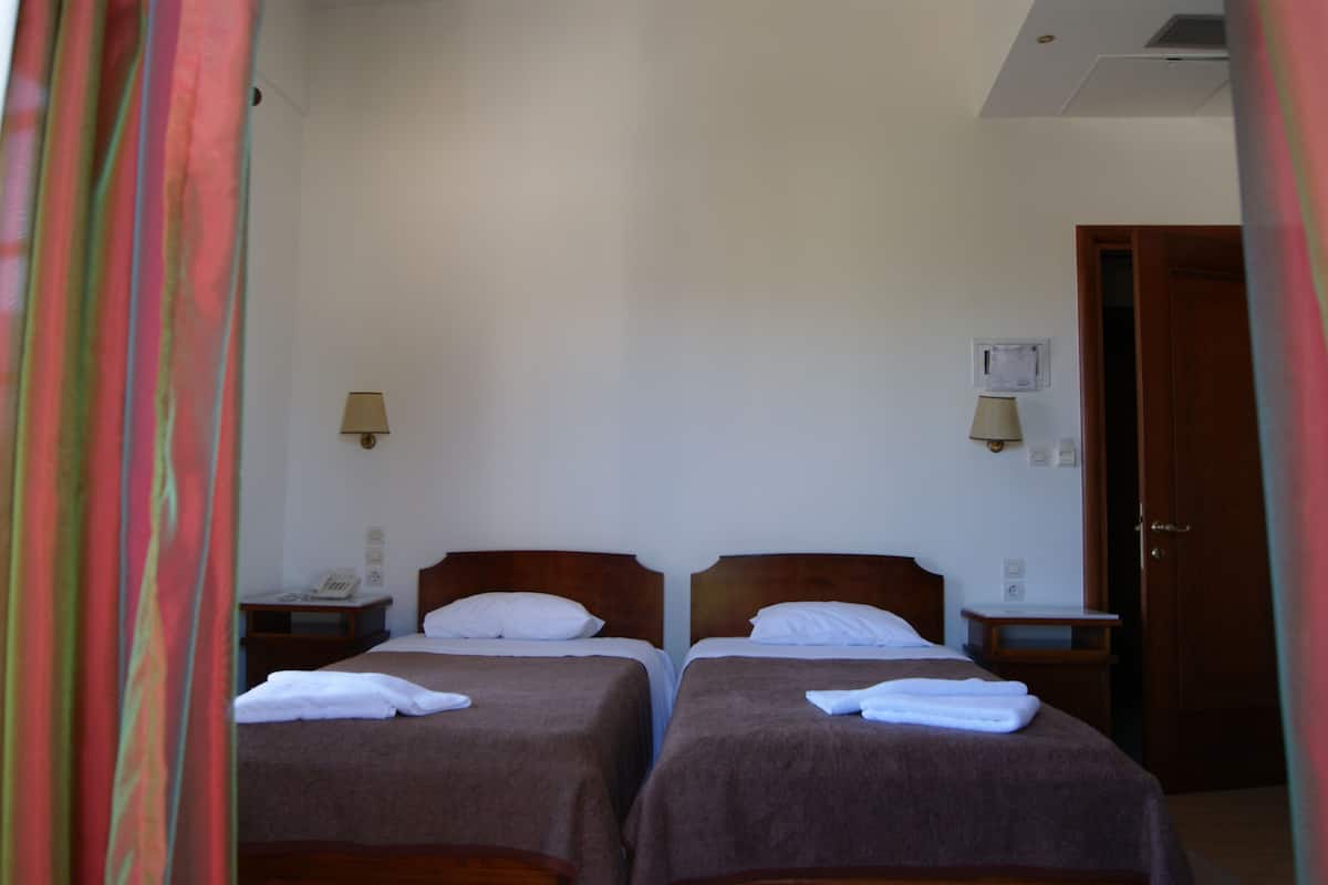 Minibar, in-room safe, desk, free cots/infant beds