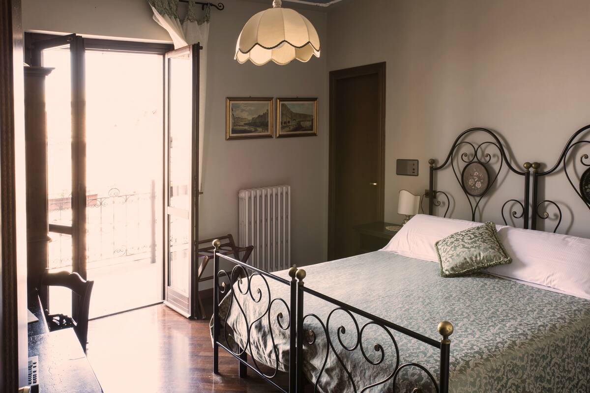 standard room | 1 bedroom, frette italian sheets, premium bedding, down duvets