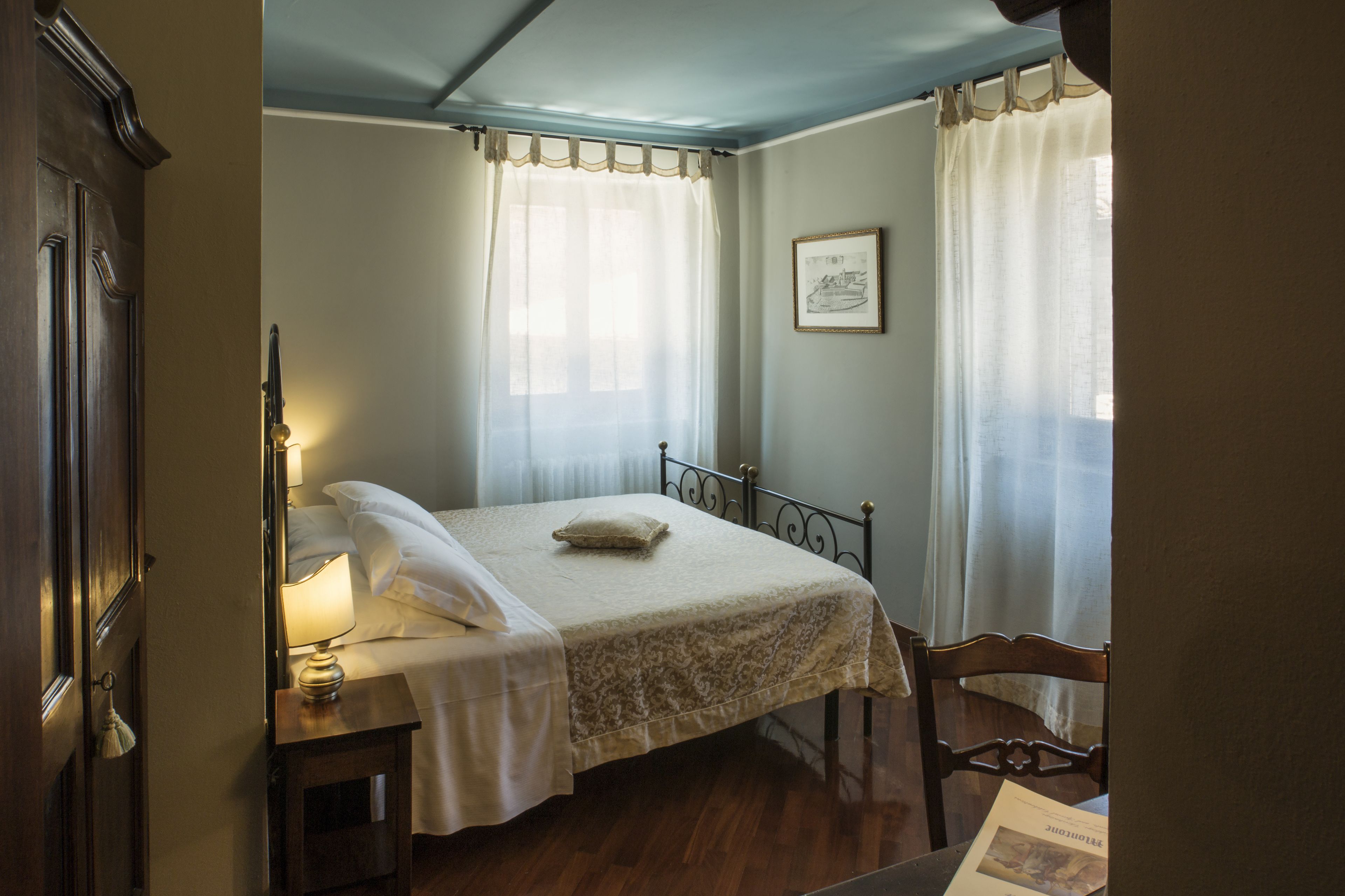 1 bedroom, frette italian sheets, premium bedding, down duvets