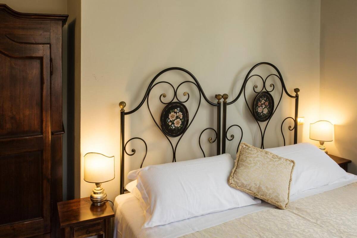 1 bedroom, frette italian sheets, premium bedding, down duvets