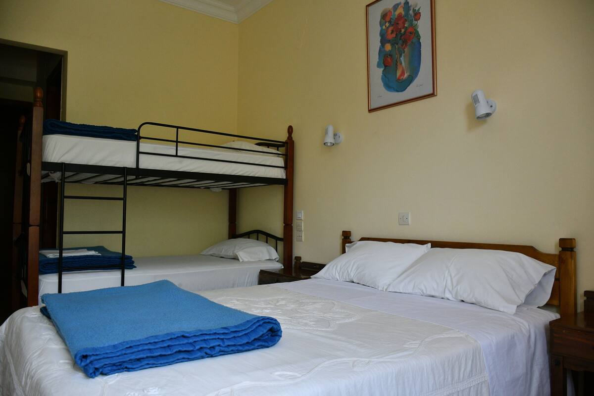 Habitación familiar | Ropa de cama de alta calidad y insonorización 