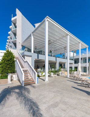 3 outdoor pools, pool umbrellas, pool loungers - Oceanis Park Hotel (Rhodes)