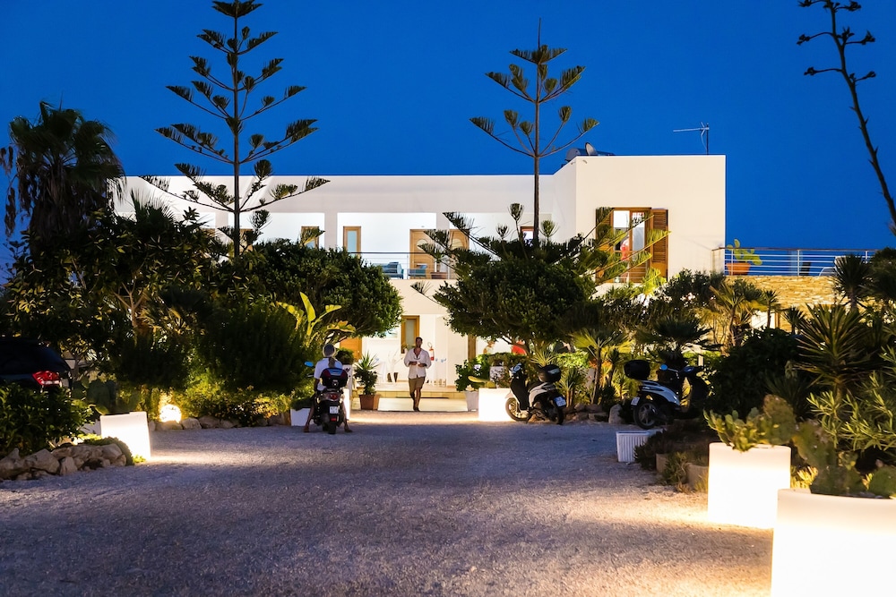 Cavalluccio Marino Lampedusa - Hotel e Ristorante by null