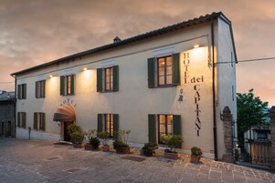 Fachada del alojamiento - Noche