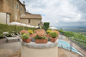 Exterior detail - Hotel Dei Capitani (Montalcino)