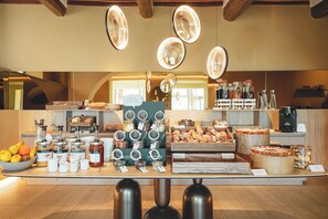Esmorzar diari continental gratuït 