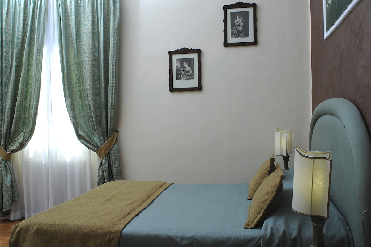 Single Room | Pillowtop beds, desk, iron/ironing board, rollaway beds