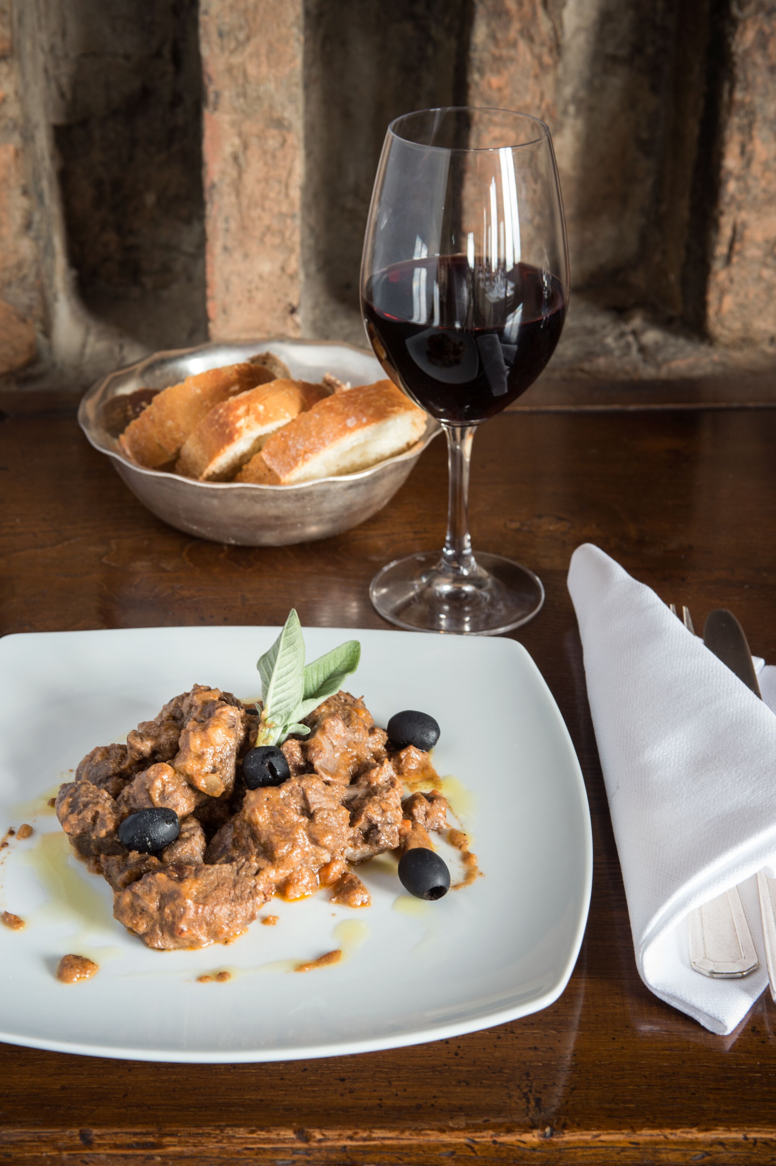 breakfast, lunch, dinner served; regional cuisine, al fresco dining