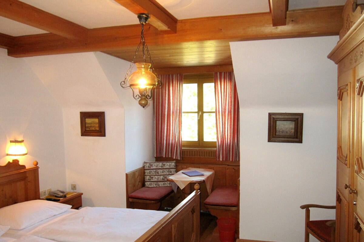 Single Room, Balcony