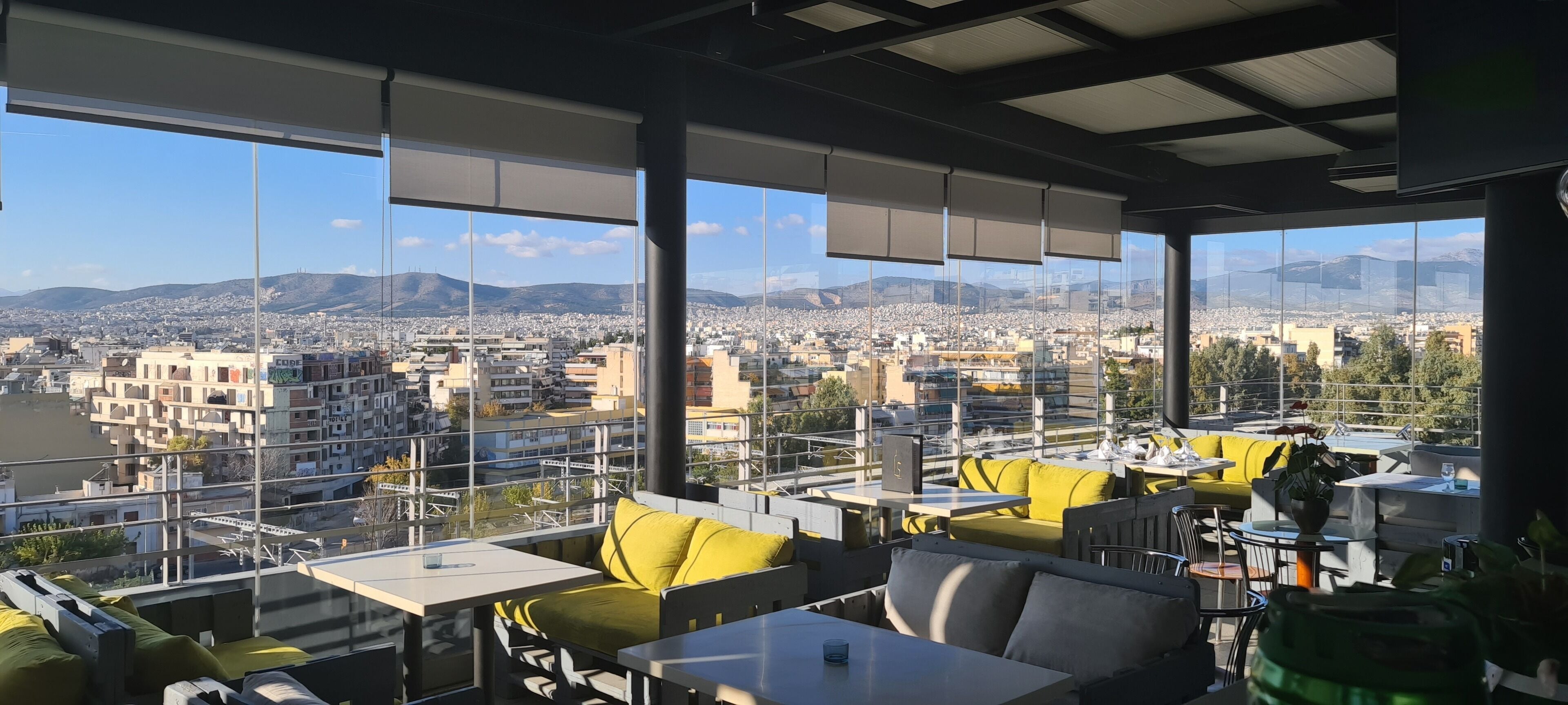 breakfast, lunch and dinner served