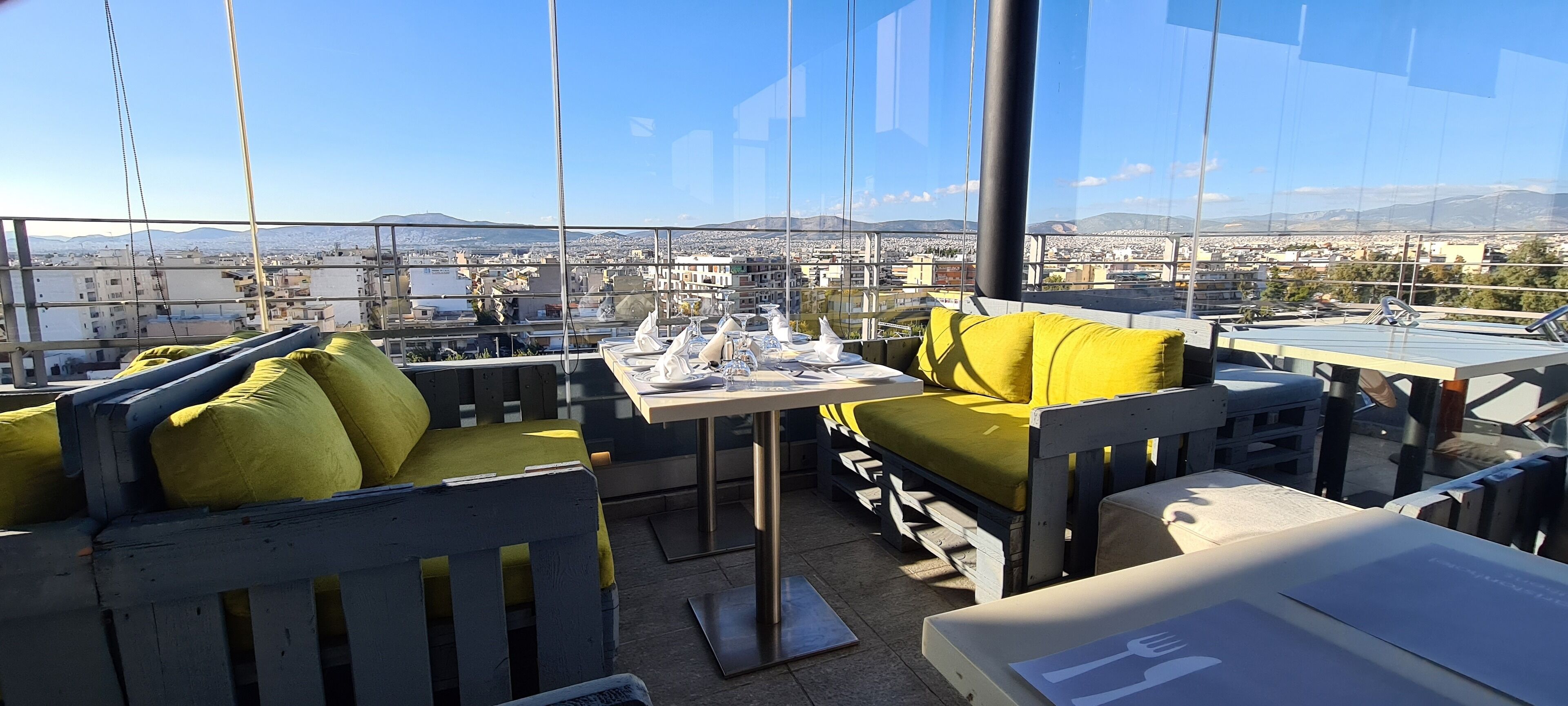 breakfast, lunch and dinner served