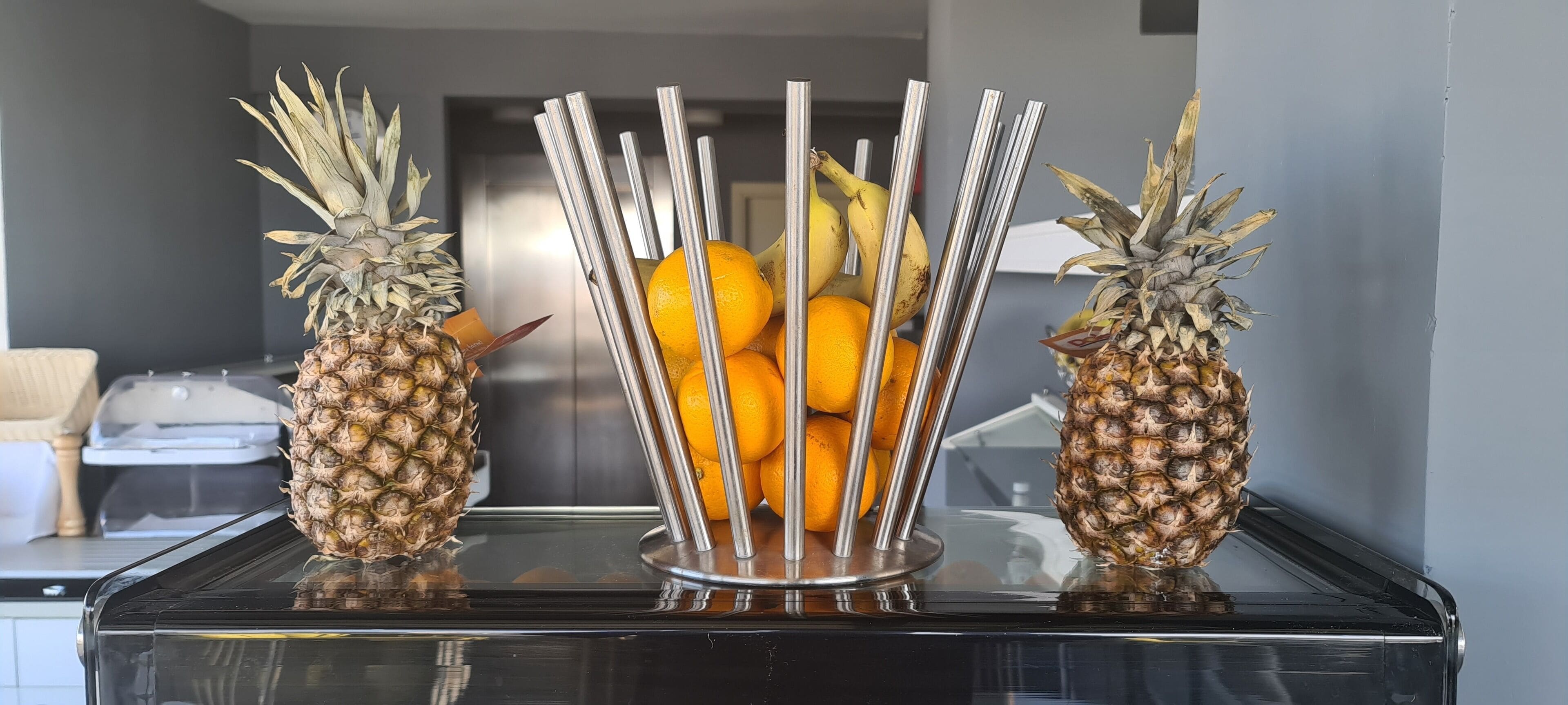 breakfast, lunch and dinner served