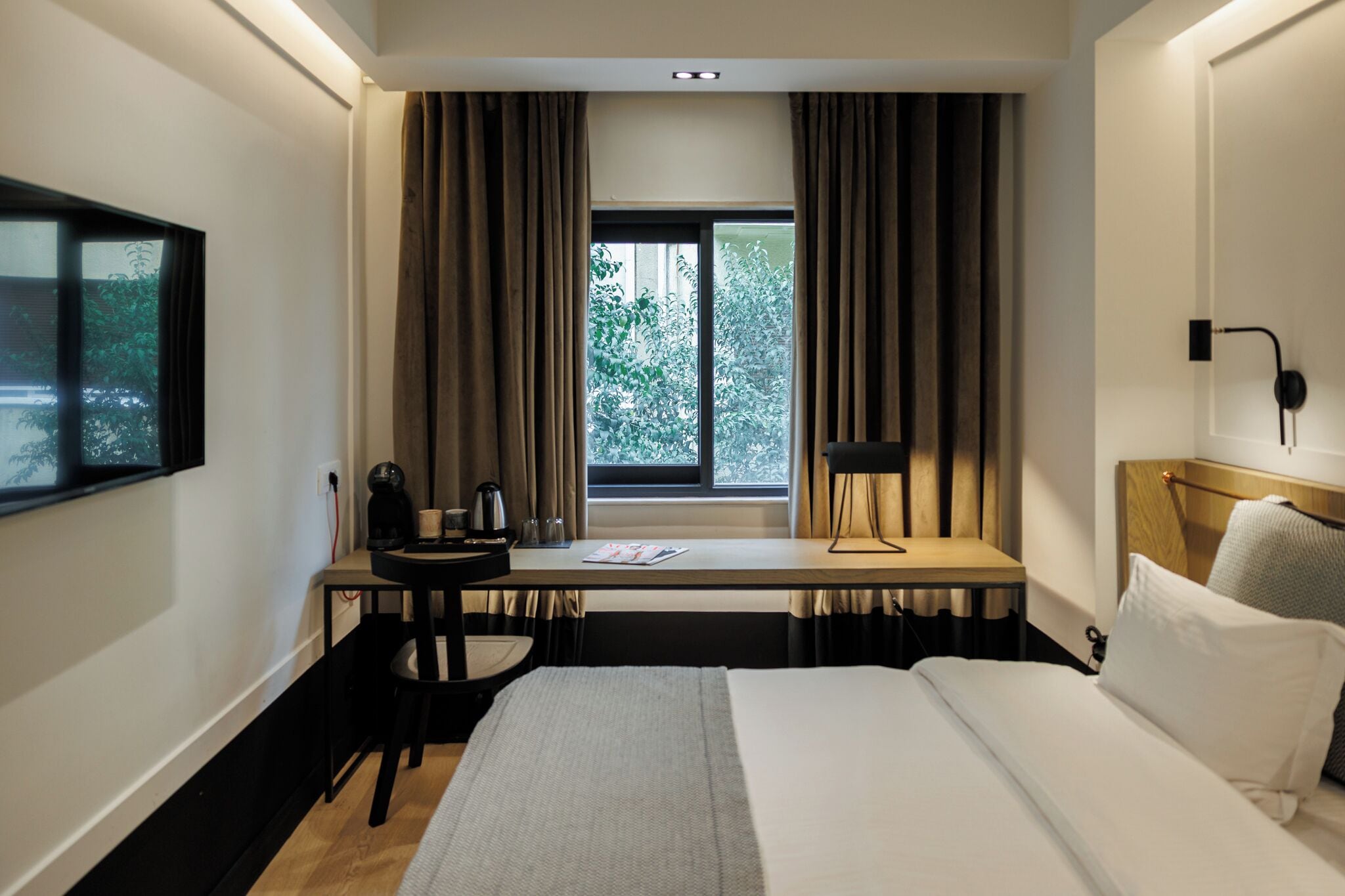 Cosy Twin Room (Street View)