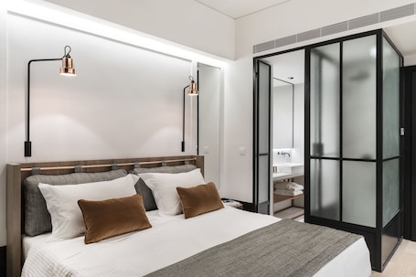 Urban Double or Twin Room with No View | Premium bedding, pillow-top beds, minibar, in-room safe