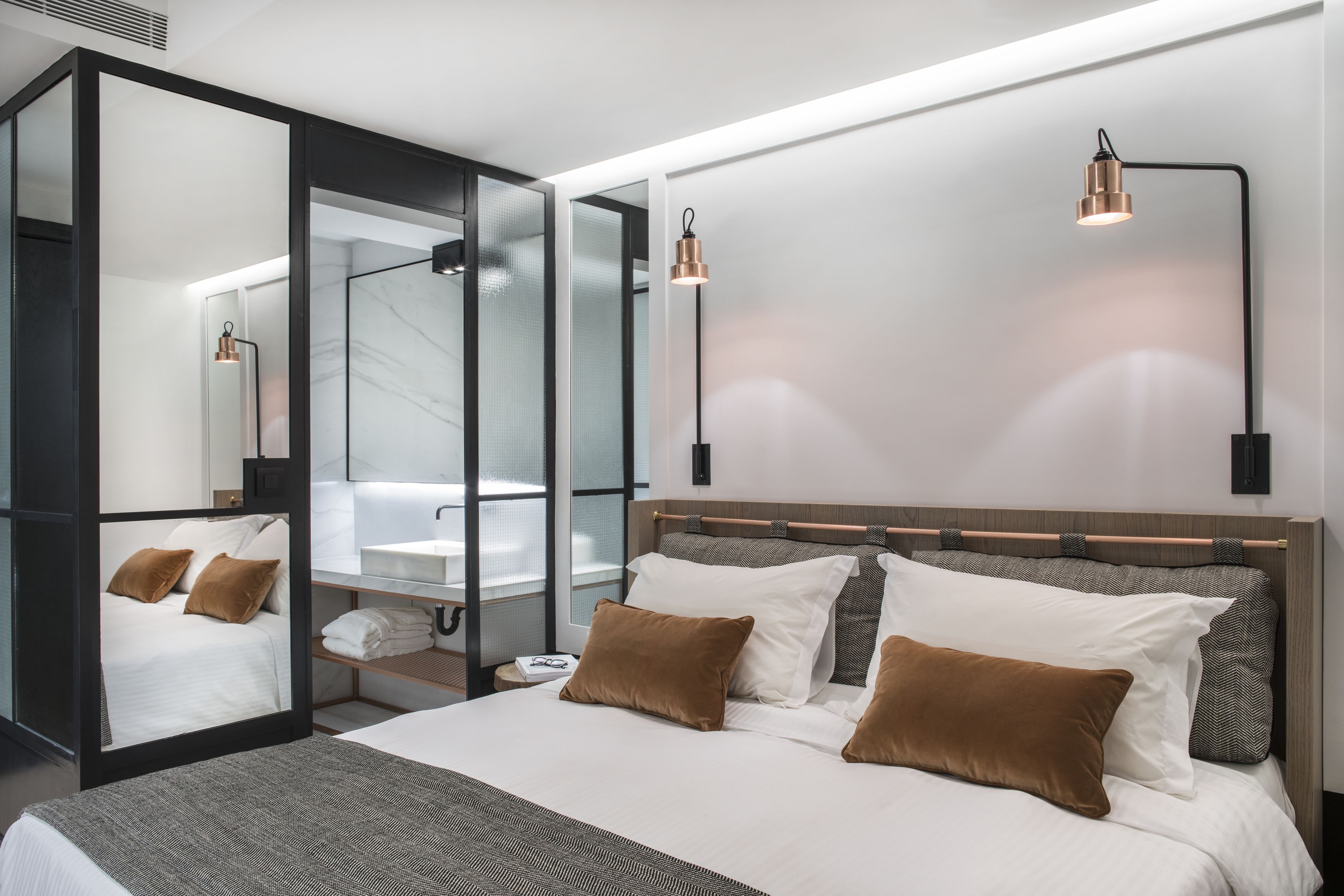 urban double or twin room with no view | premium bedding, pillow-top beds, minibar, in-room safe