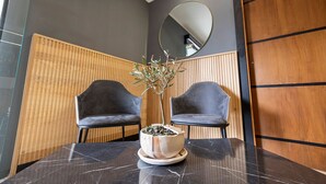 Lobby sitting area - Hotel Paistos (Capaccio-Paestum)
