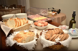 Desayuno buffet todos los días (con cargo)