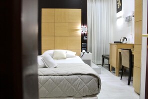 Classic Single Room | Premium bedding, desk, blackout curtains, soundproofing - Hotel Fiorella Milano (Milan)
