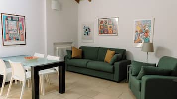 Apartamento, 1 quarto (4 people) | Sala de estar | TV LCD