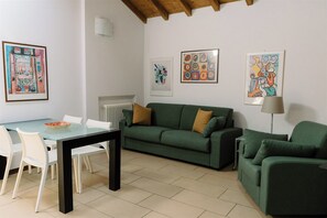 Apartment, 1 Bedroom (4 people) | Living room | LCD TV - Residence Carlton (Ferrara)