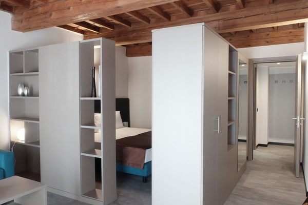 Comfort Studio Suite (no elevator) | Living area | LCD TV