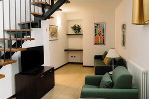 Apartment, 1 Bedroom (3 people) | Private kitchenette | Fridge, microwave, stovetop, coffee/tea maker