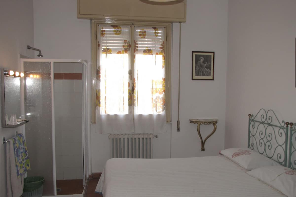 Pillow-top beds, desk, free WiFi