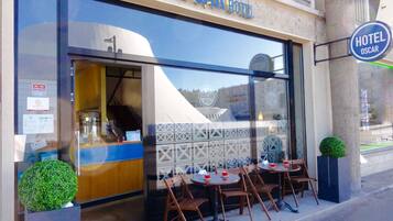 Vista frontal de la propiedad