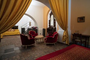 Ropa de cama de alta calidad, edredón y minibar 