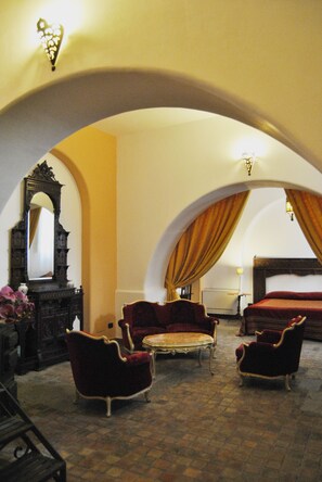 Premium bedding, down duvets, minibar, in-room safe