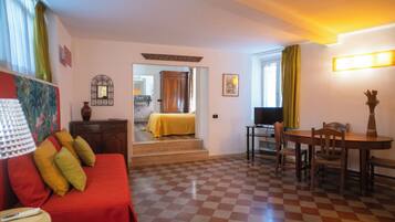 Standard Room (Quintuple) | Living area